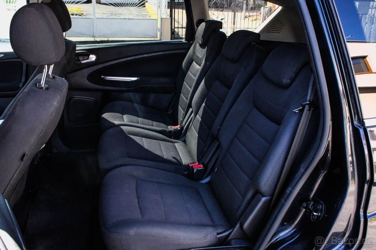 2011 Ford S-MAX - 11