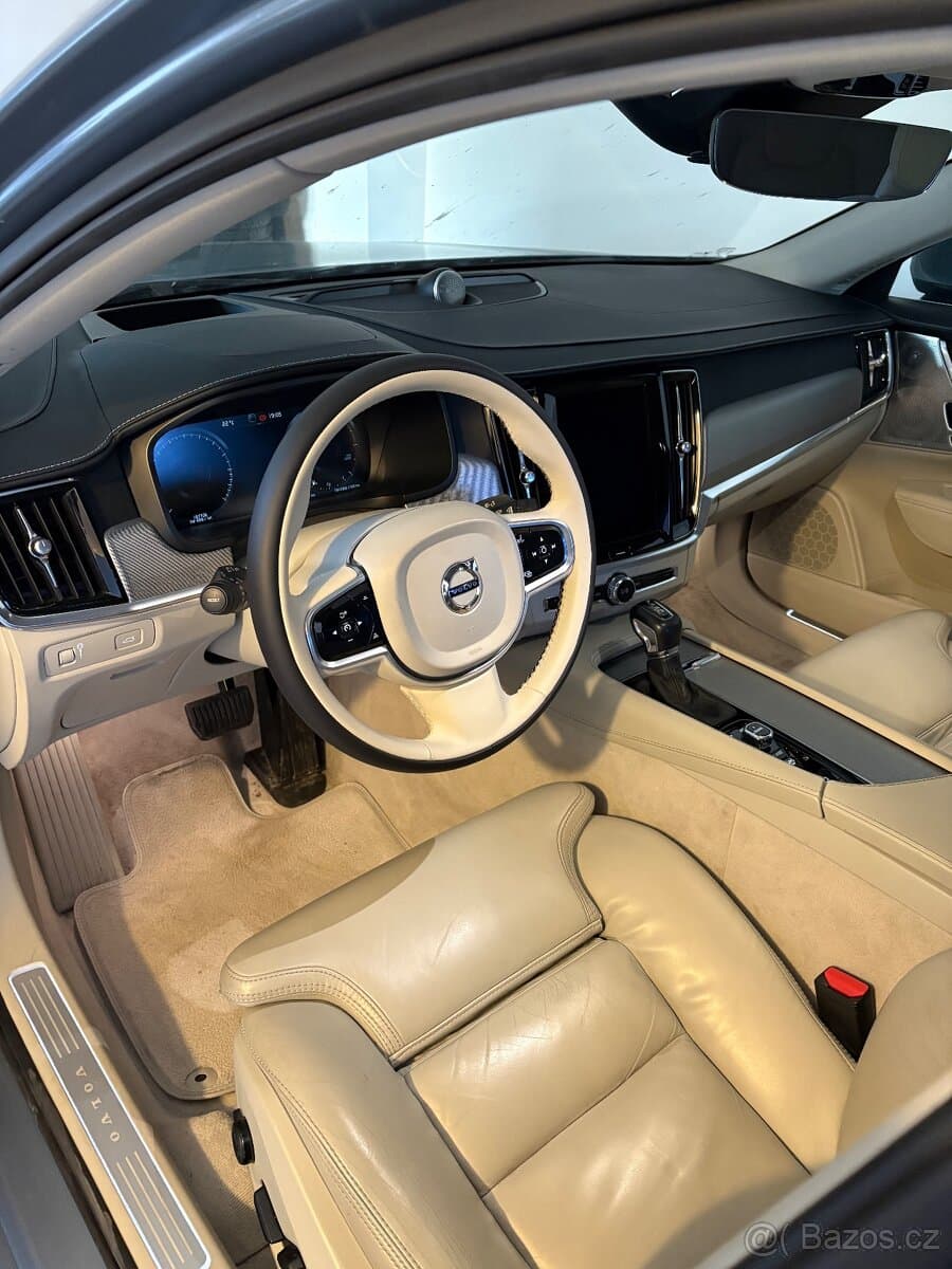 2016 Volvo S90 - 11