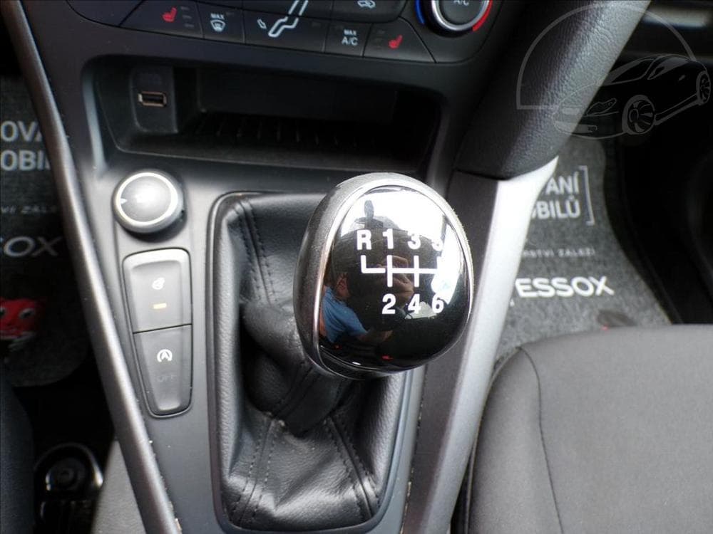 2015 Ford FOCUS - 11