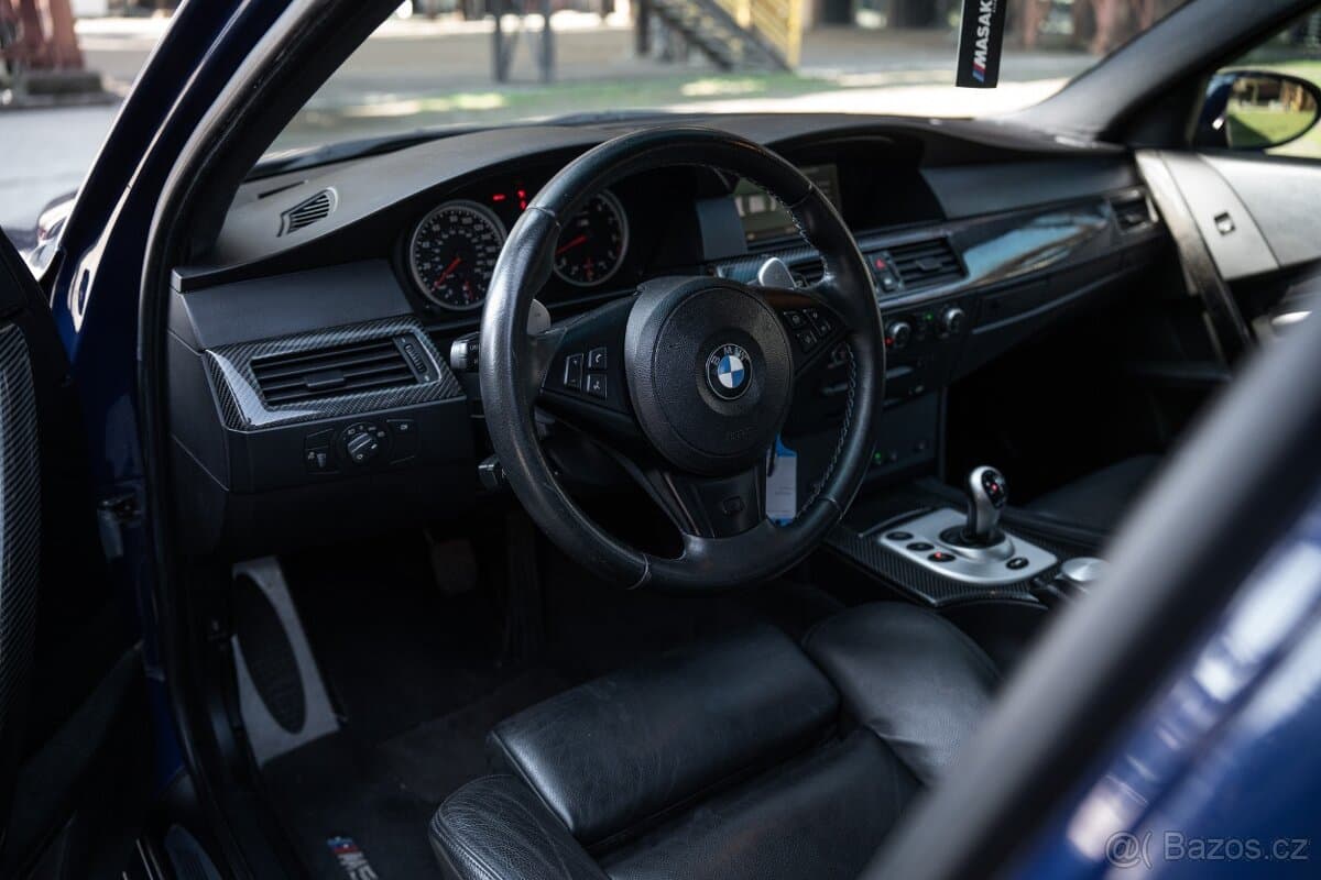 2005 BMW M5 - 11