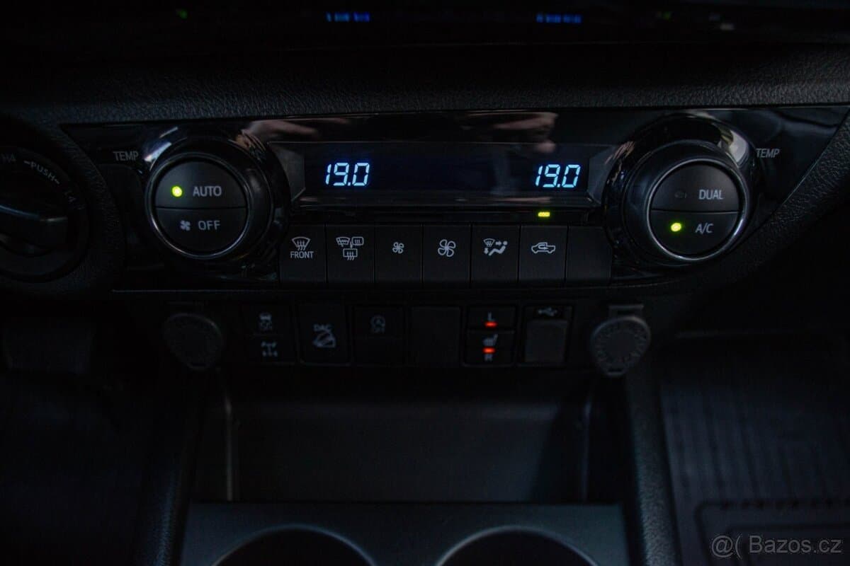 2024 Toyota HILUX - 11