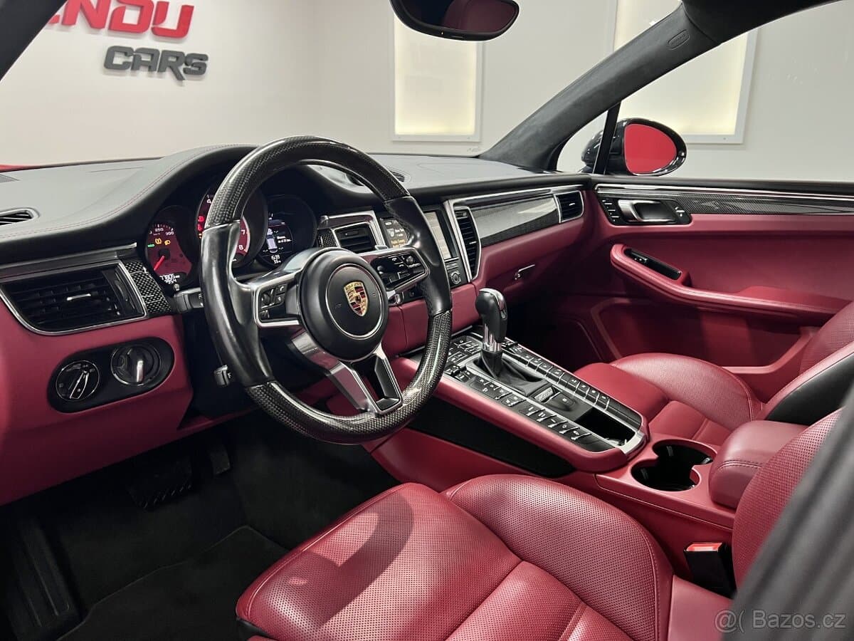 2015 Porsche MACAN - 11