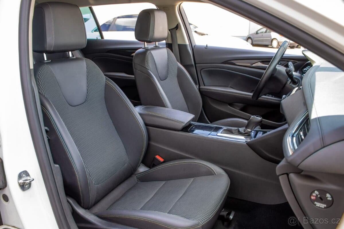 2020 Opel INSIGNIA - 11
