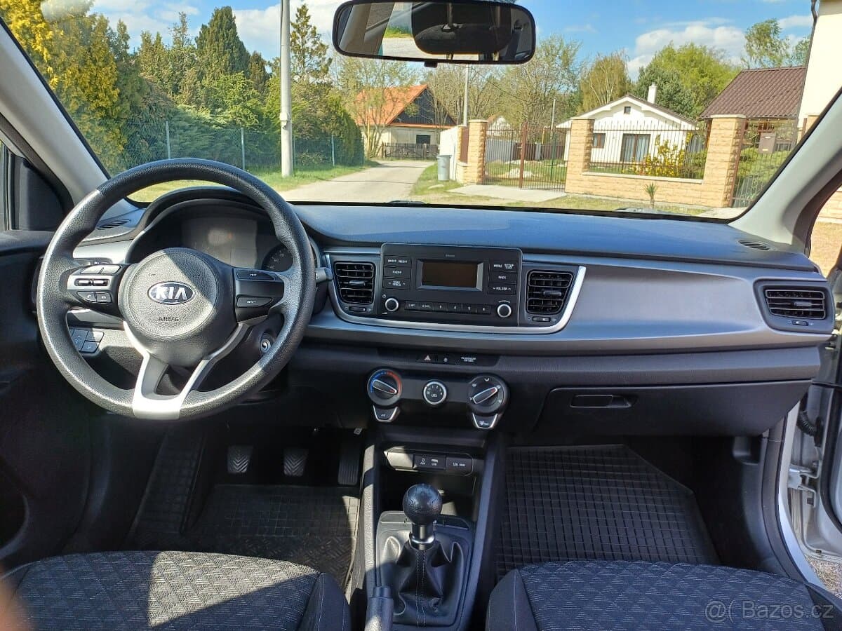 2018 Kia RIO - 11
