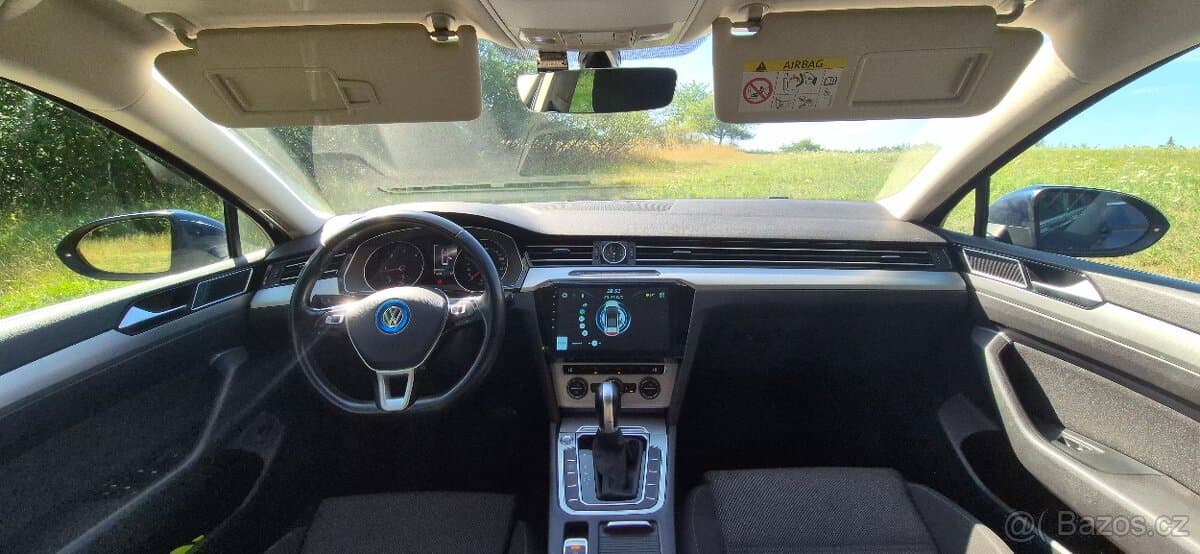 2016 Volkswagen PASSAT - 11
