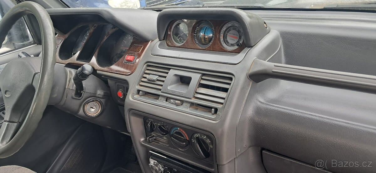 1998 Mitsubishi PAJERO - 11