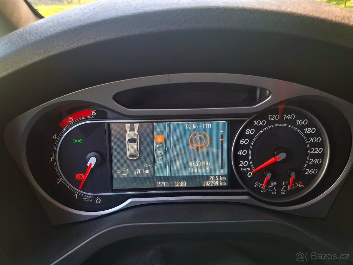 2011 Ford GALAXY - 11