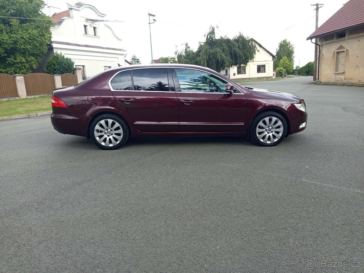 2010 Škoda SUPERB - 11