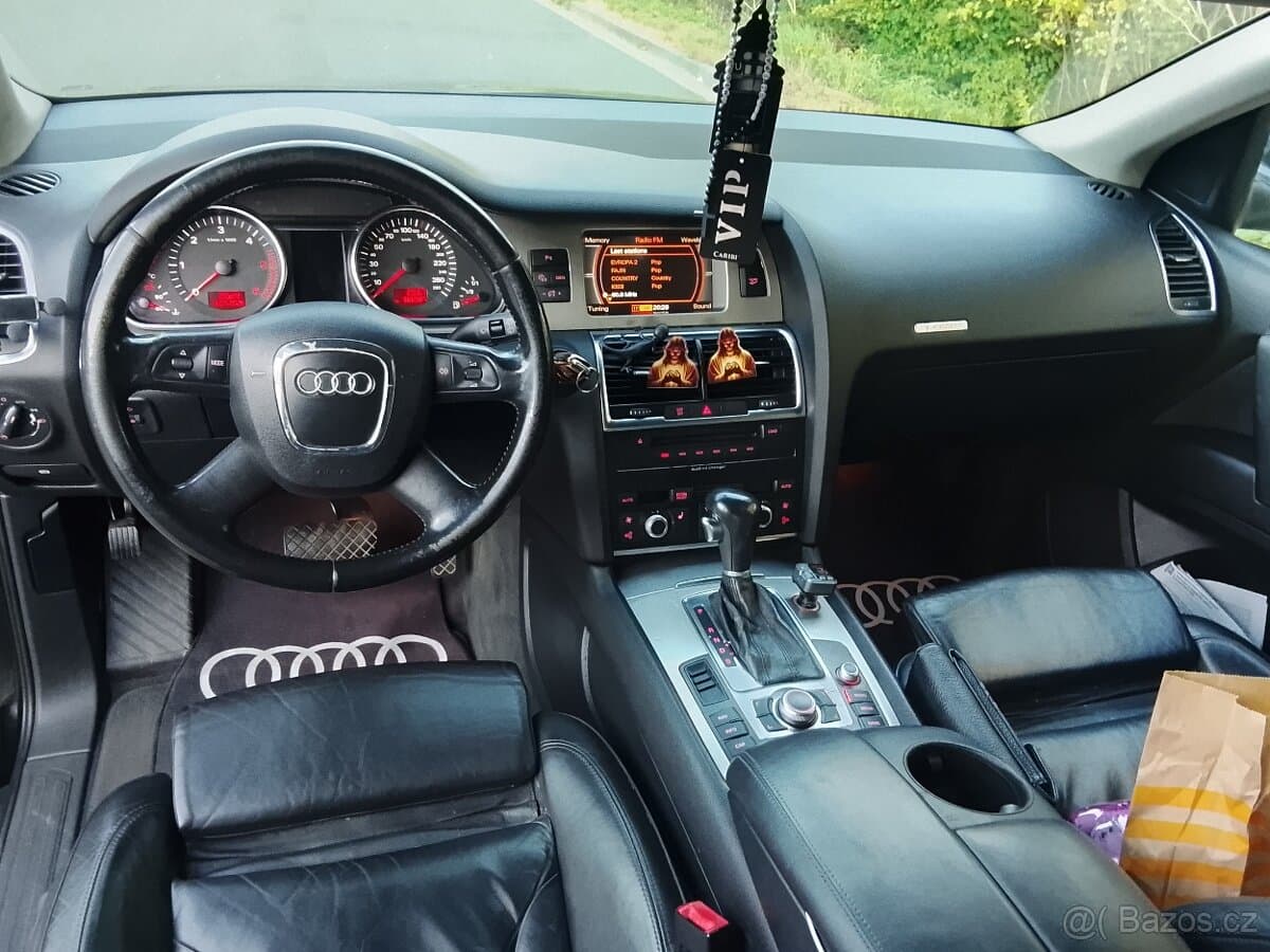Audi Q7 - 11