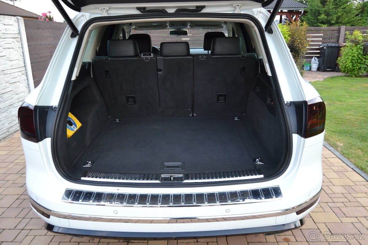 2015 Volkswagen TOUAREG - 11
