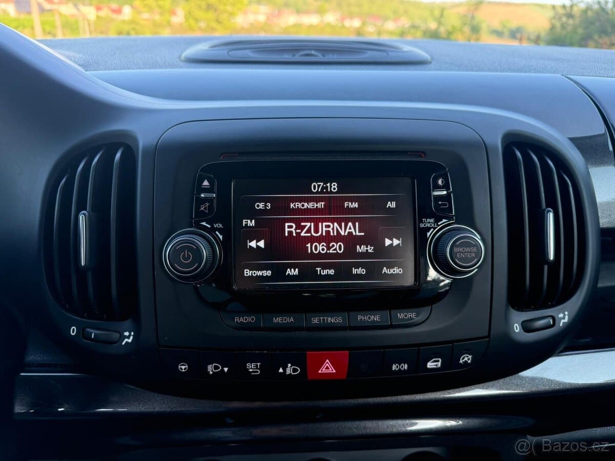 2015 Fiat 500L - 11