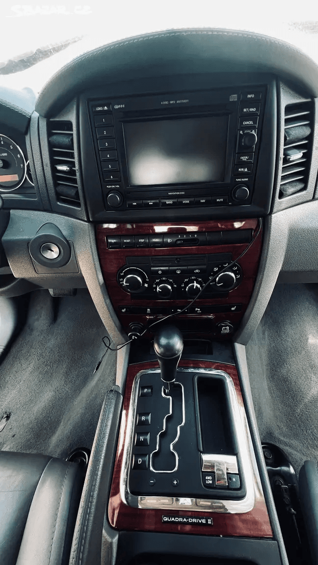 2007 Jeep CHEROKEE - 11