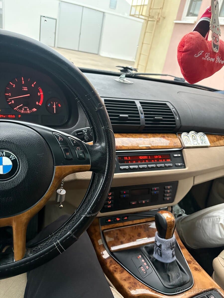 2001 BMW X5 - 11