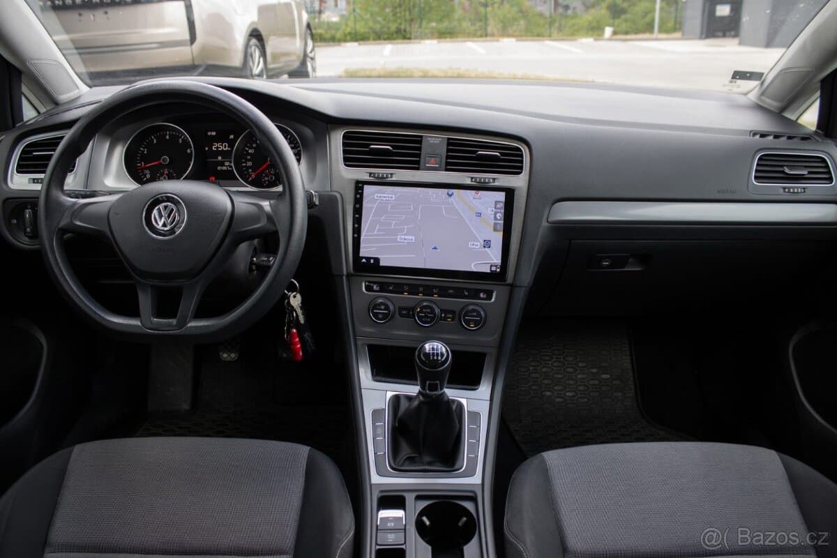 2014 Volkswagen GOLF - 11