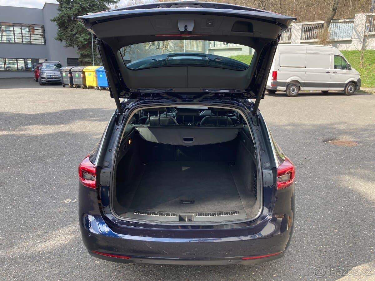 2019 Opel INSIGNIA - 11