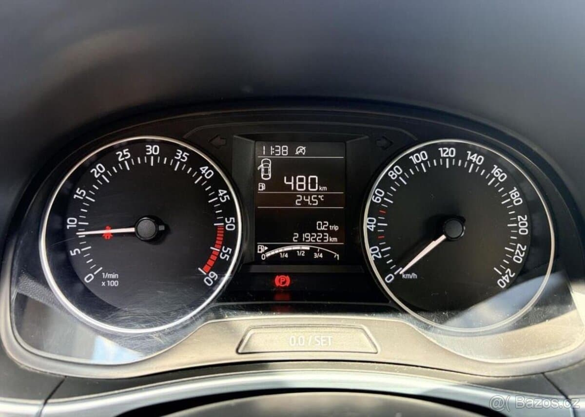 2015 Škoda FABIA - 11
