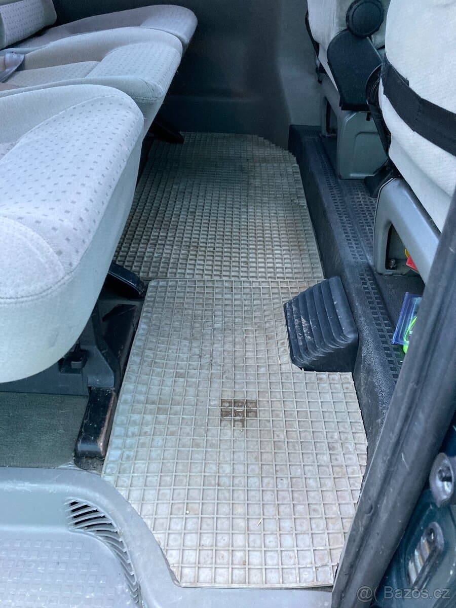 2000 Volkswagen CARAVELLE - 11