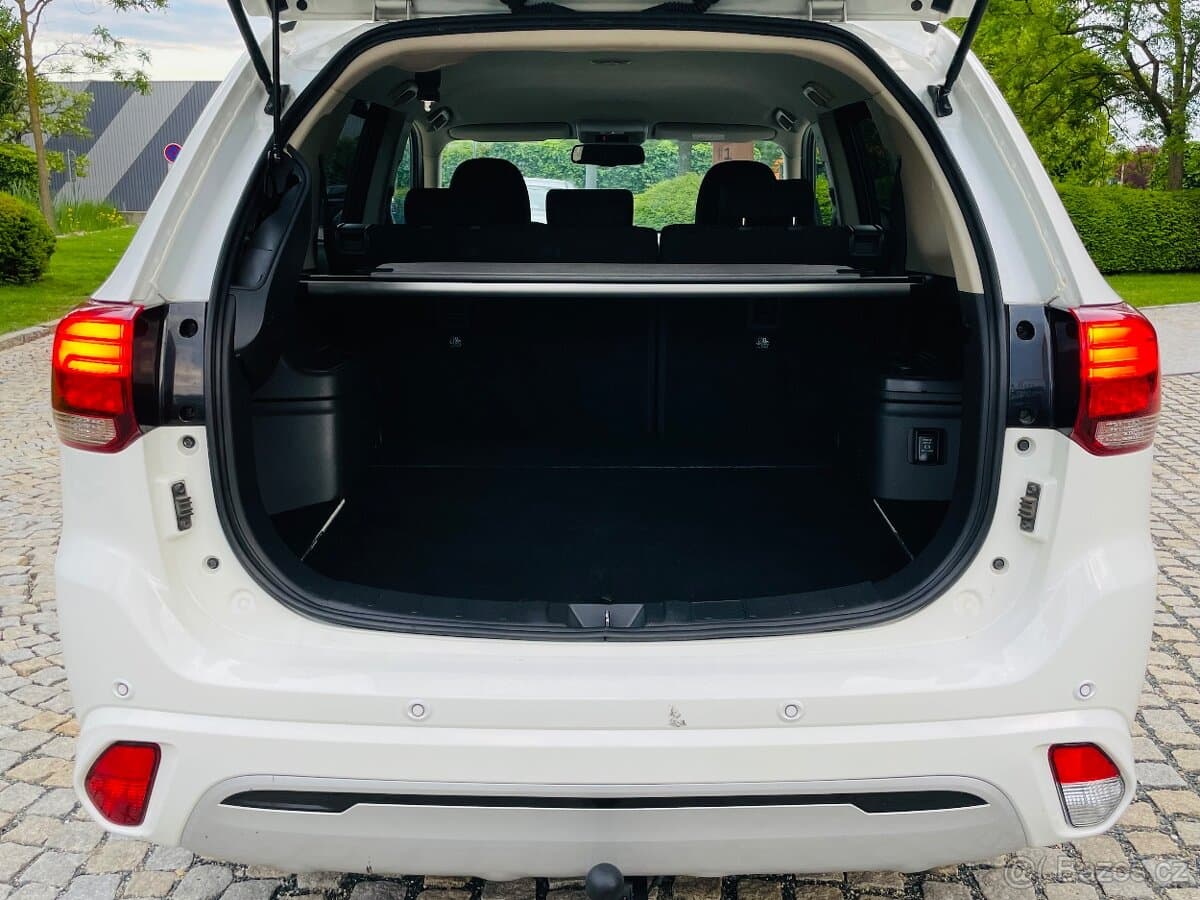 2020 Mitsubishi OUTLANDER - 11