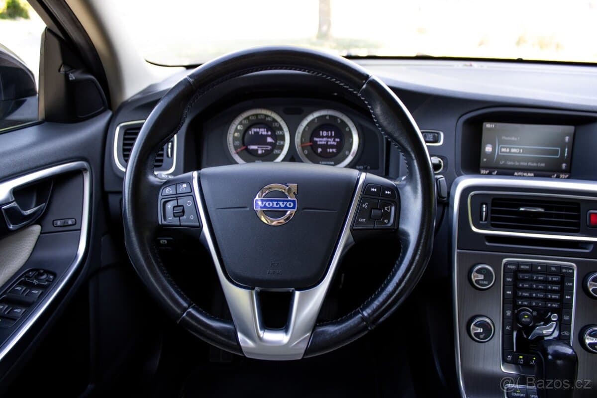 2010 Volvo S60 - 11