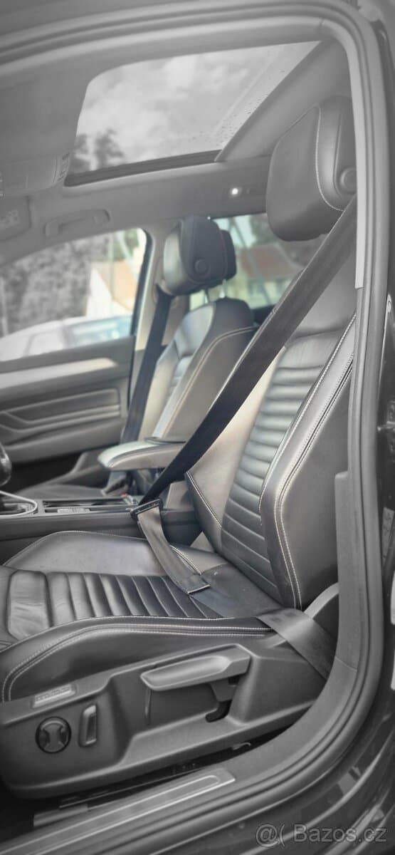2021 Volkswagen PASSAT - 11