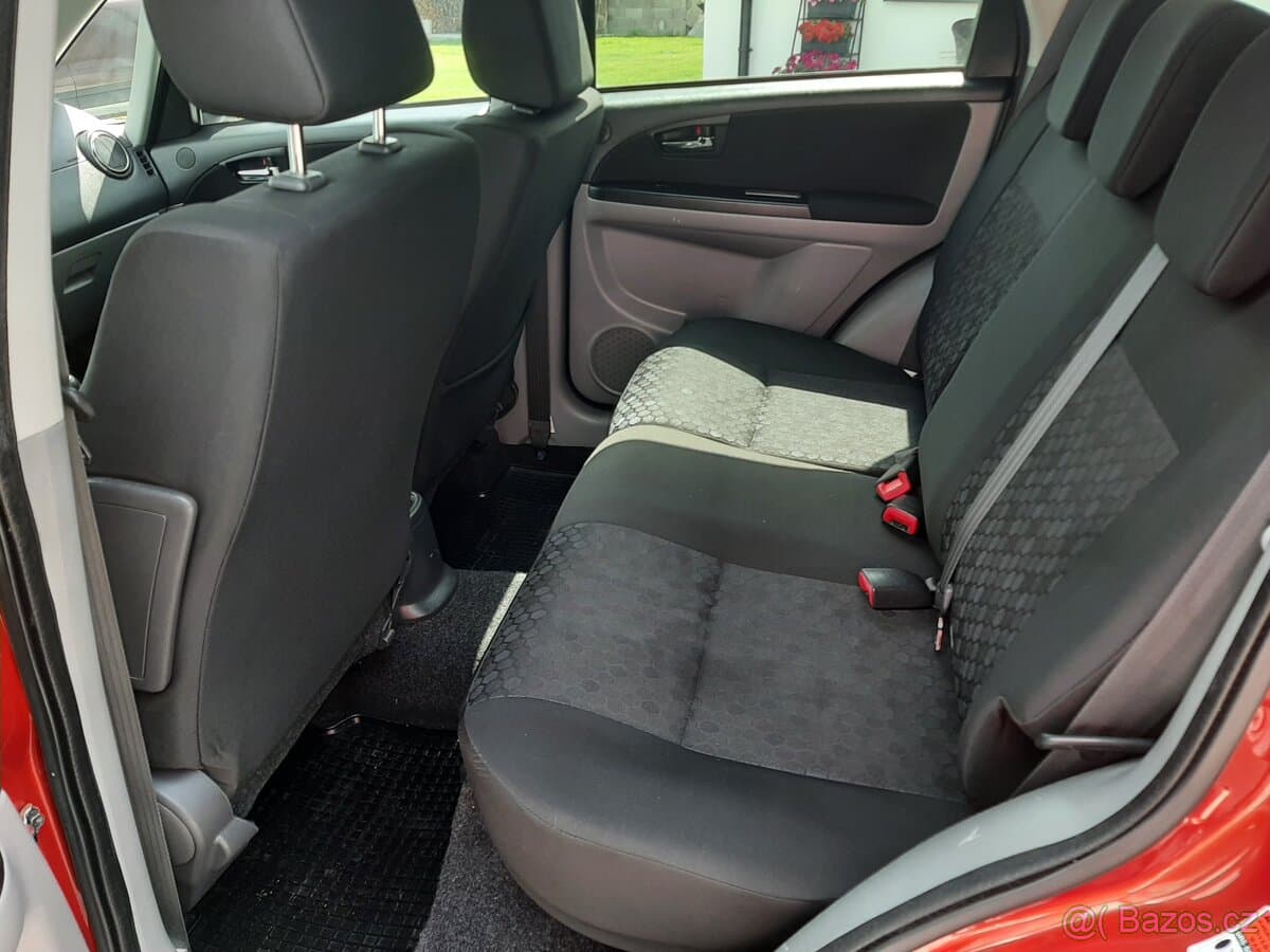 2012 Suzuki SX4 - 11