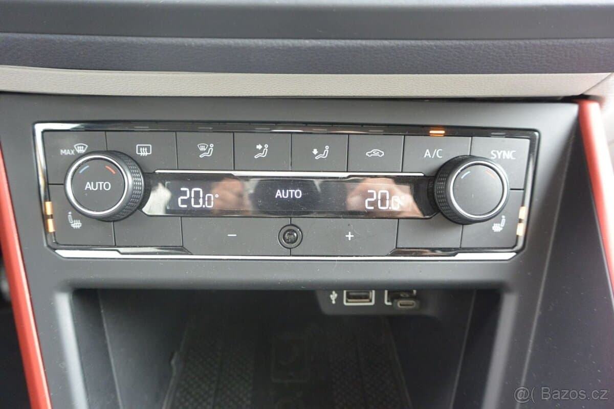 2017 Volkswagen POLO - 11