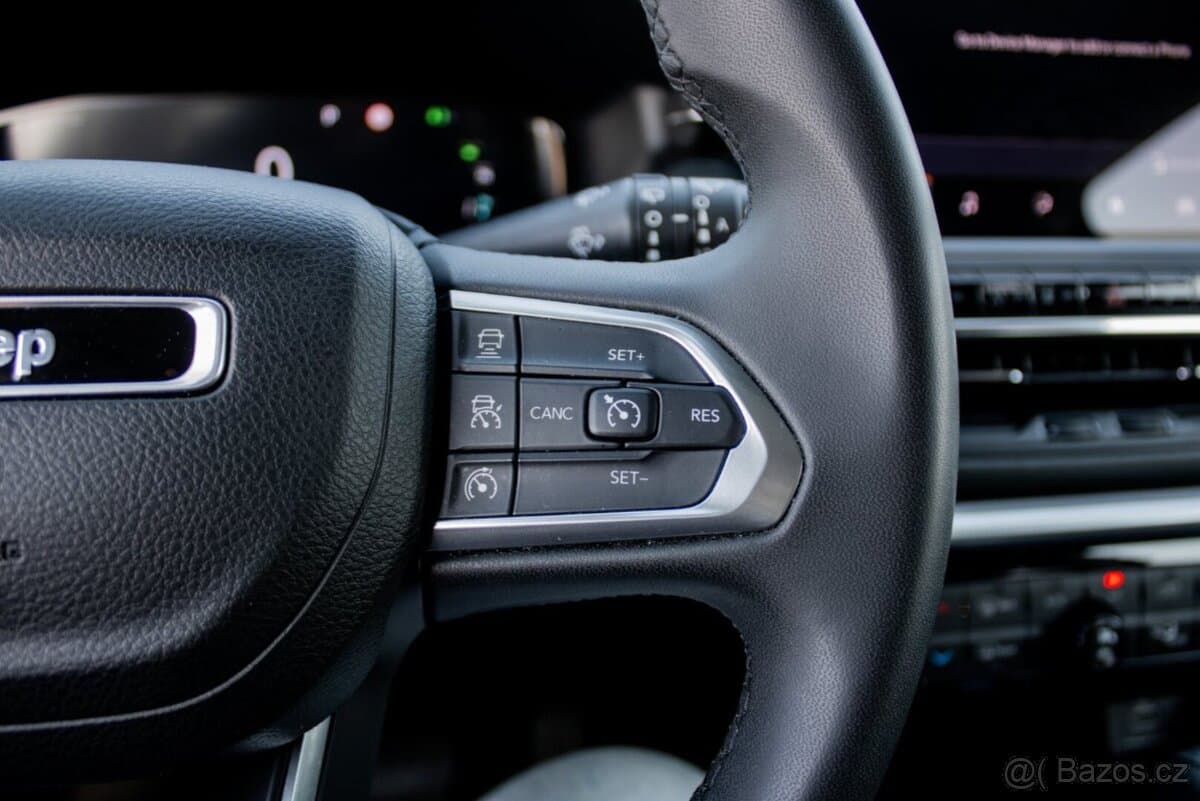 2022 Jeep COMPASS - 11