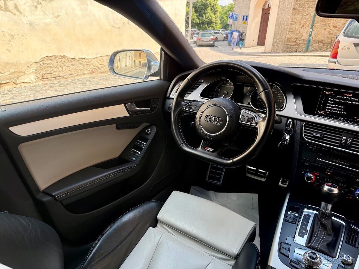 2012 Audi S5 - 11