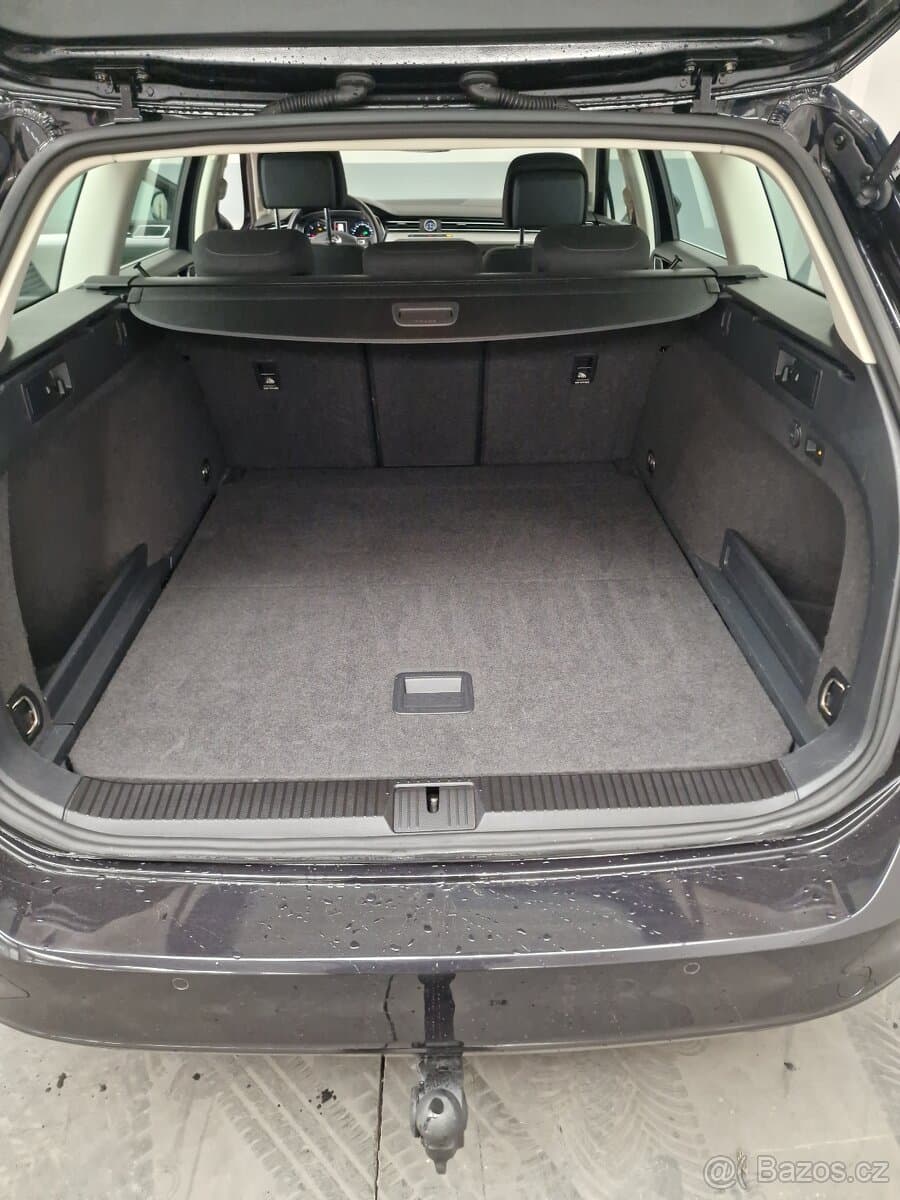 2016 Volkswagen PASSAT - 11