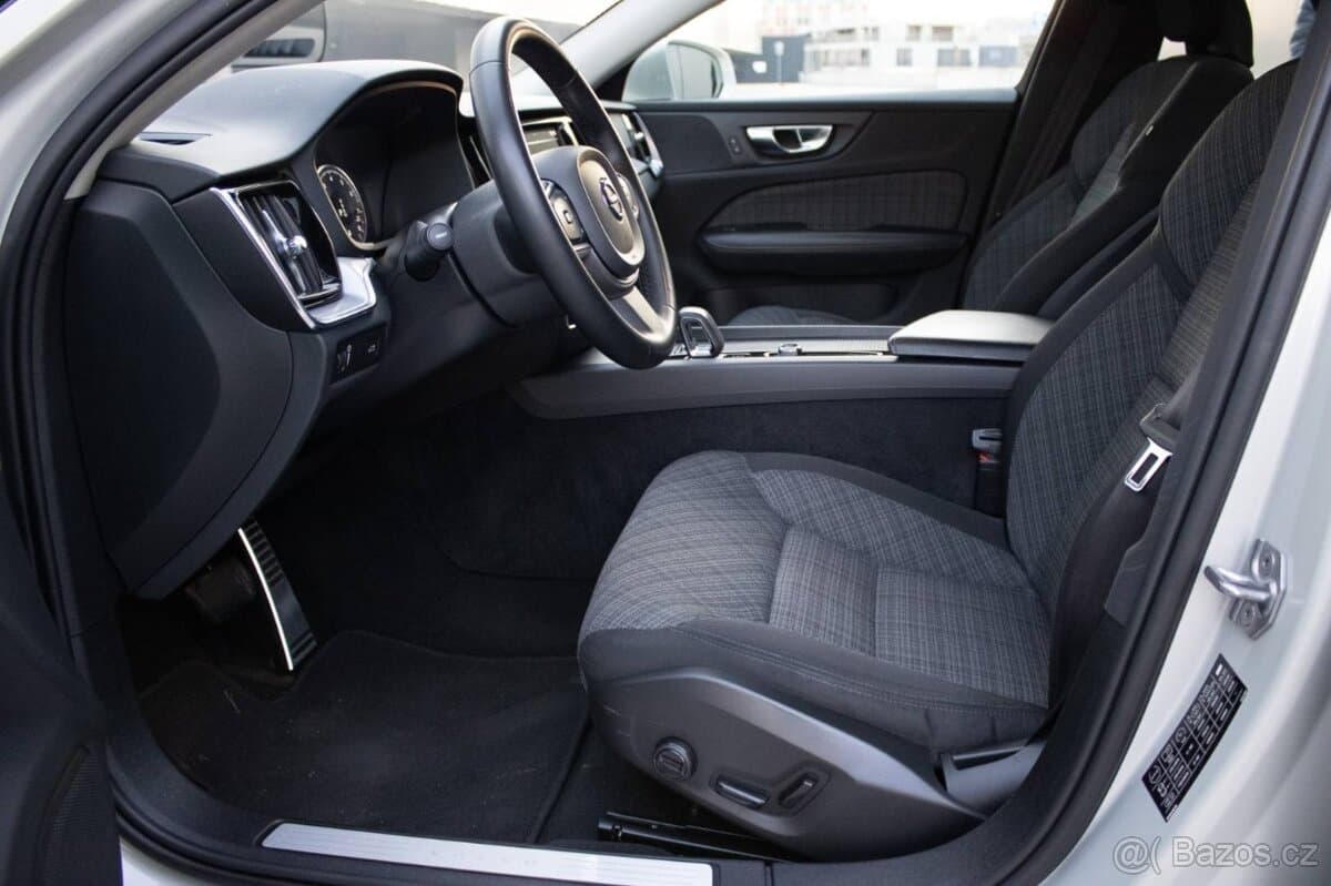 2022 Volvo S60 - 11