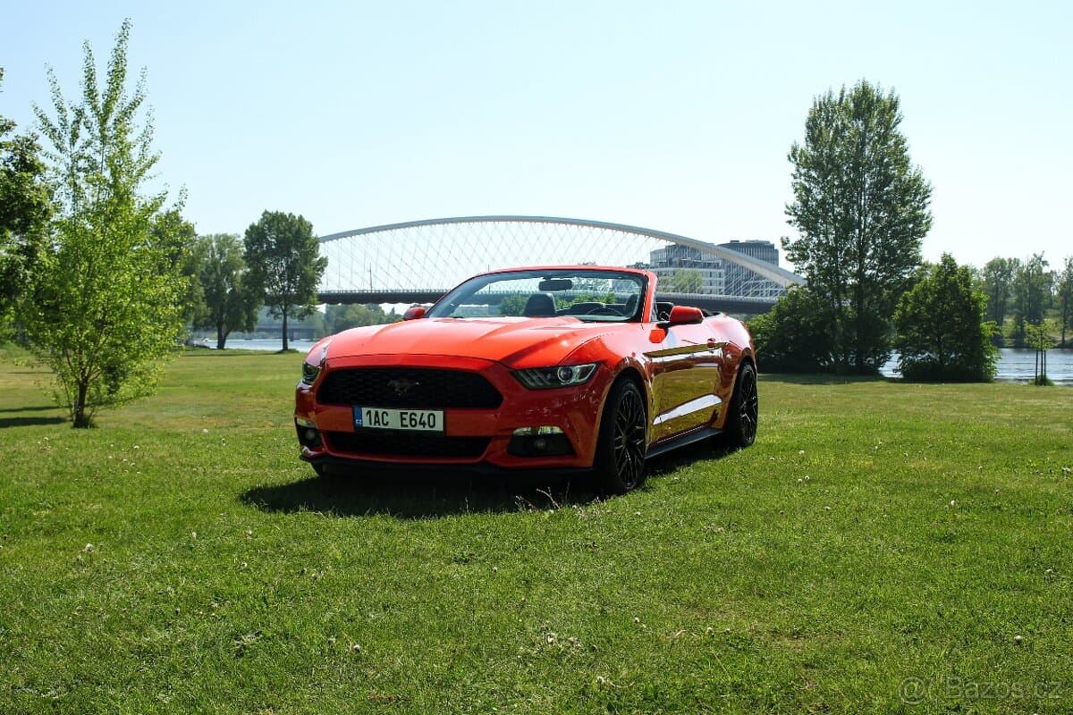 2016 Ford MUSTANG - 11
