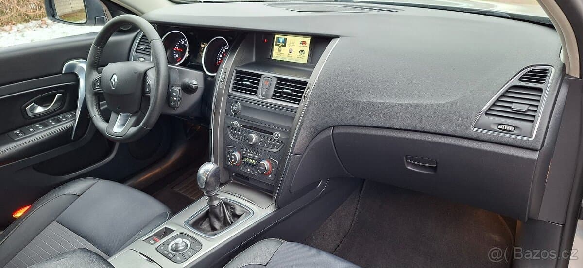 2012 Renault LATITUDE - 11