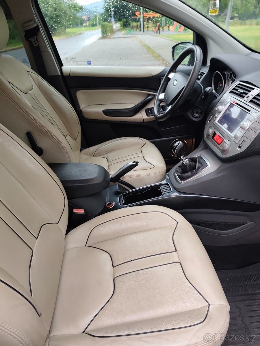 2010 Ford KUGA - 11