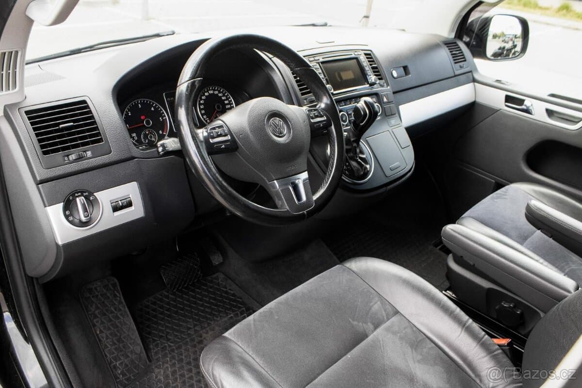 2015 Volkswagen MULTIVAN - 11