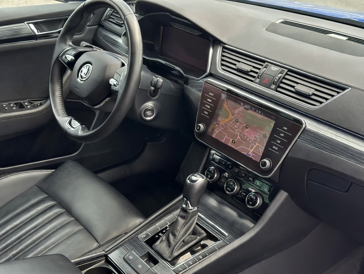 2020 Škoda SUPERB - 11