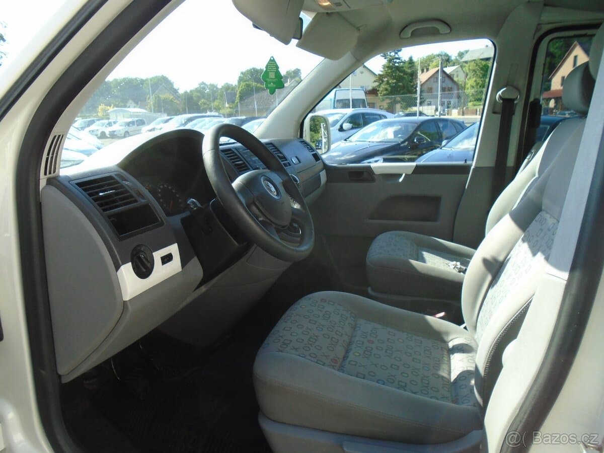 2009 Volkswagen CARAVELLE - 11