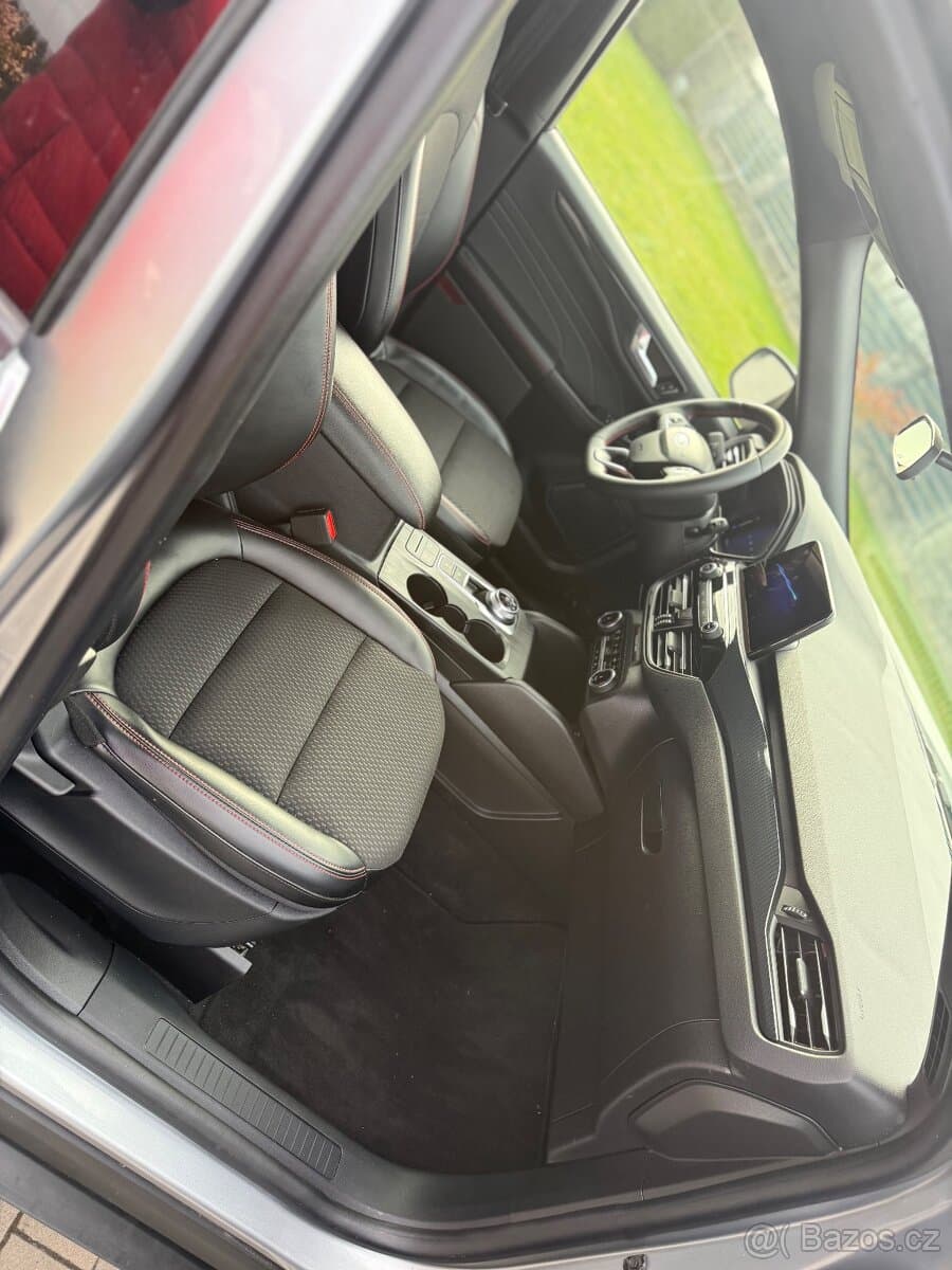 2024 Ford KUGA - 11
