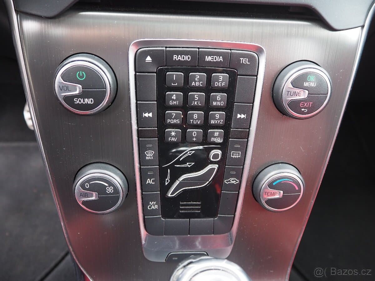 2015 Volvo V40 - 11