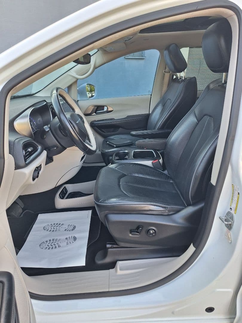2018 Chrysler PACIFICA - 11