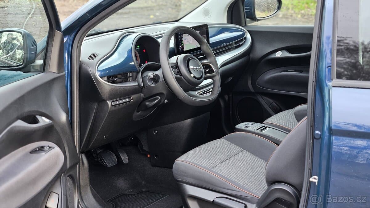 2022 Fiat 500e - 11