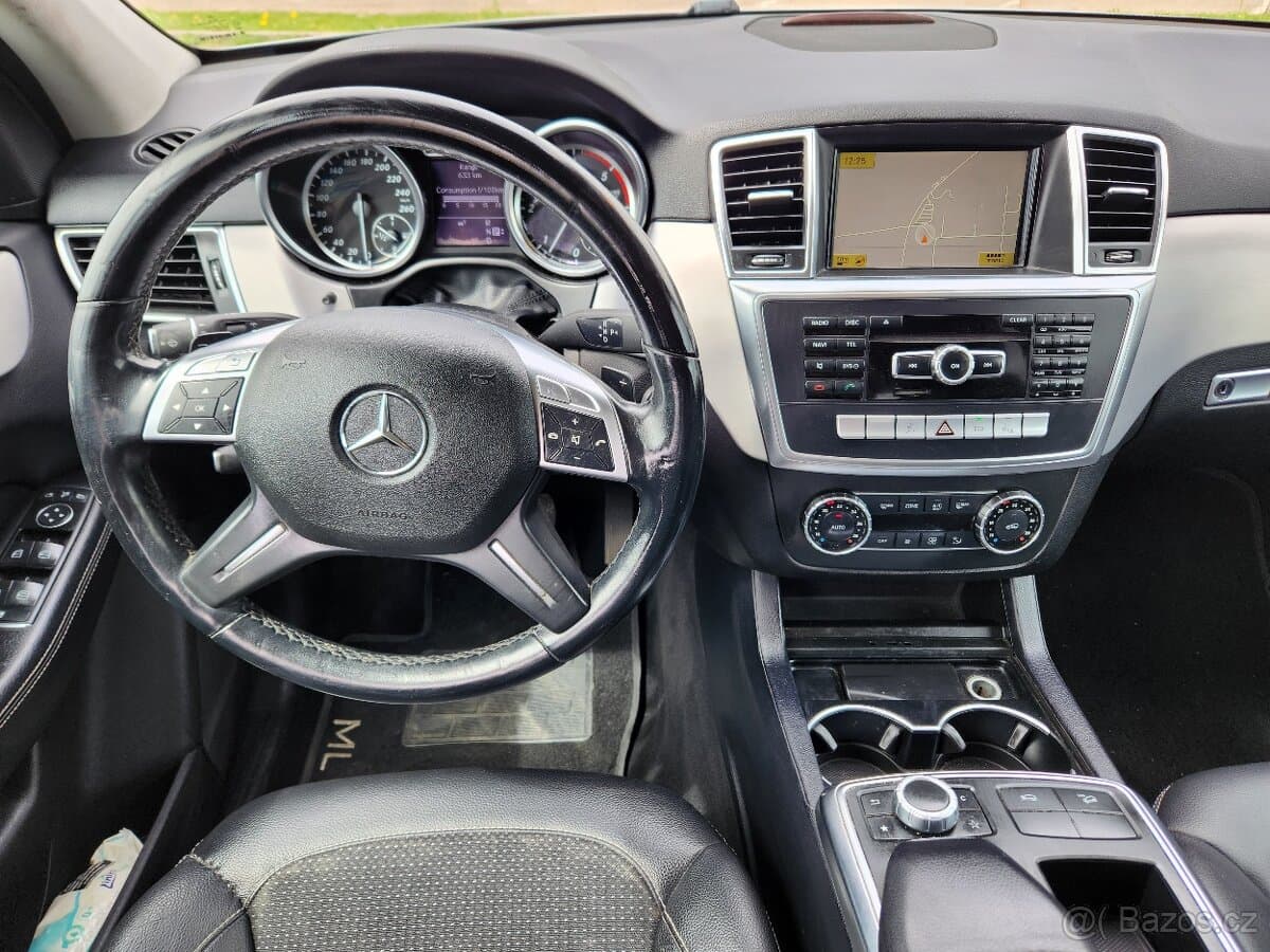 2012 Mercedes-Benz M-CLASS - 11