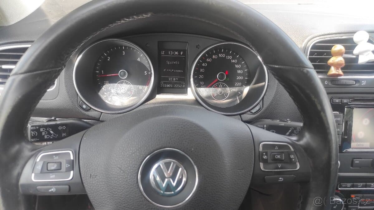 2011 Volkswagen GOLF - 11
