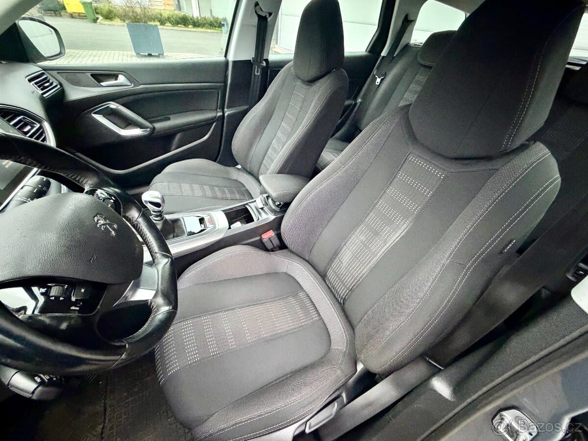 2016 Peugeot 308 - 11