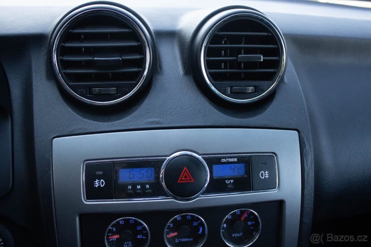 2008 Hyundai COUPE - 11
