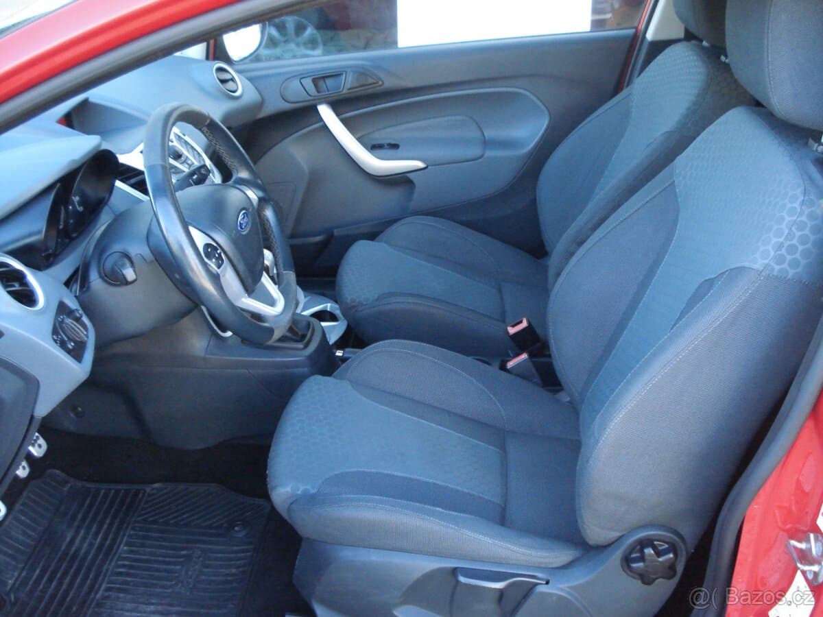 2009 Ford FIESTA - 11