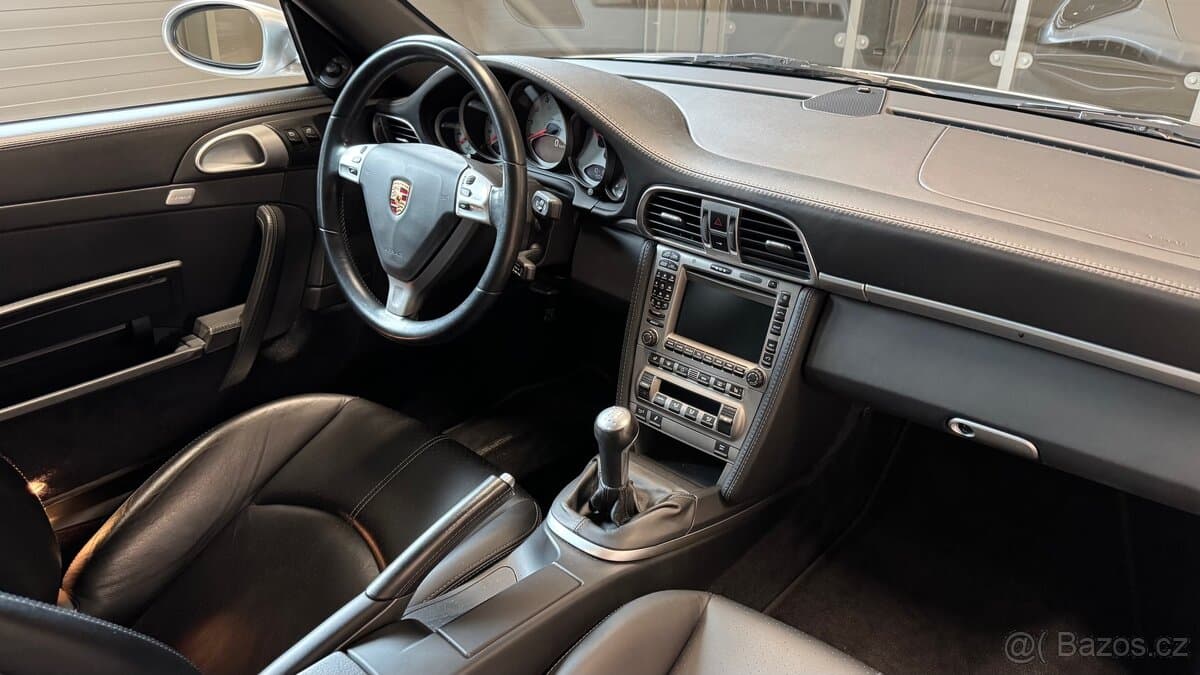 2005 Porsche 911 - 11