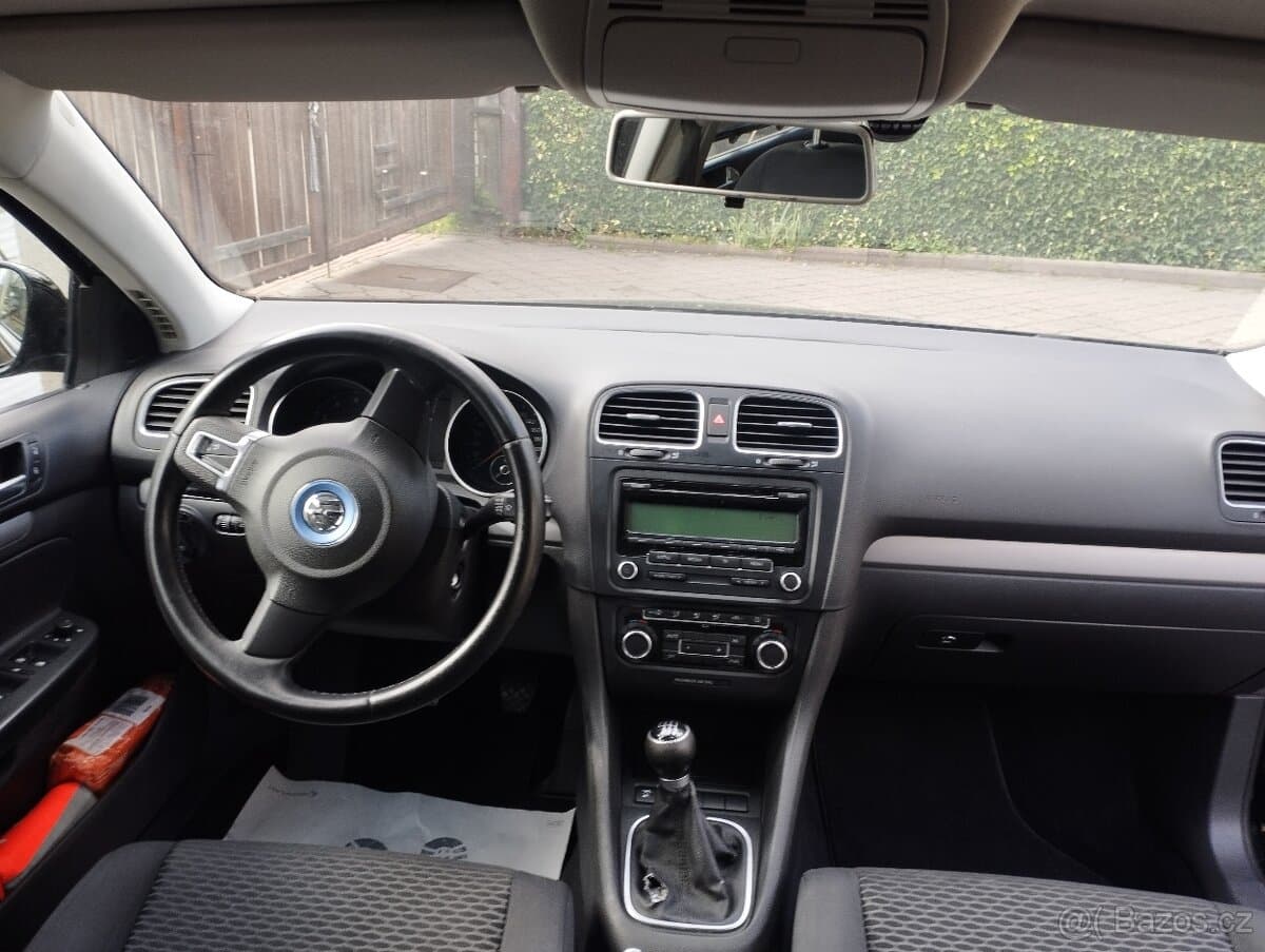 2011 Volkswagen GOLF - 11