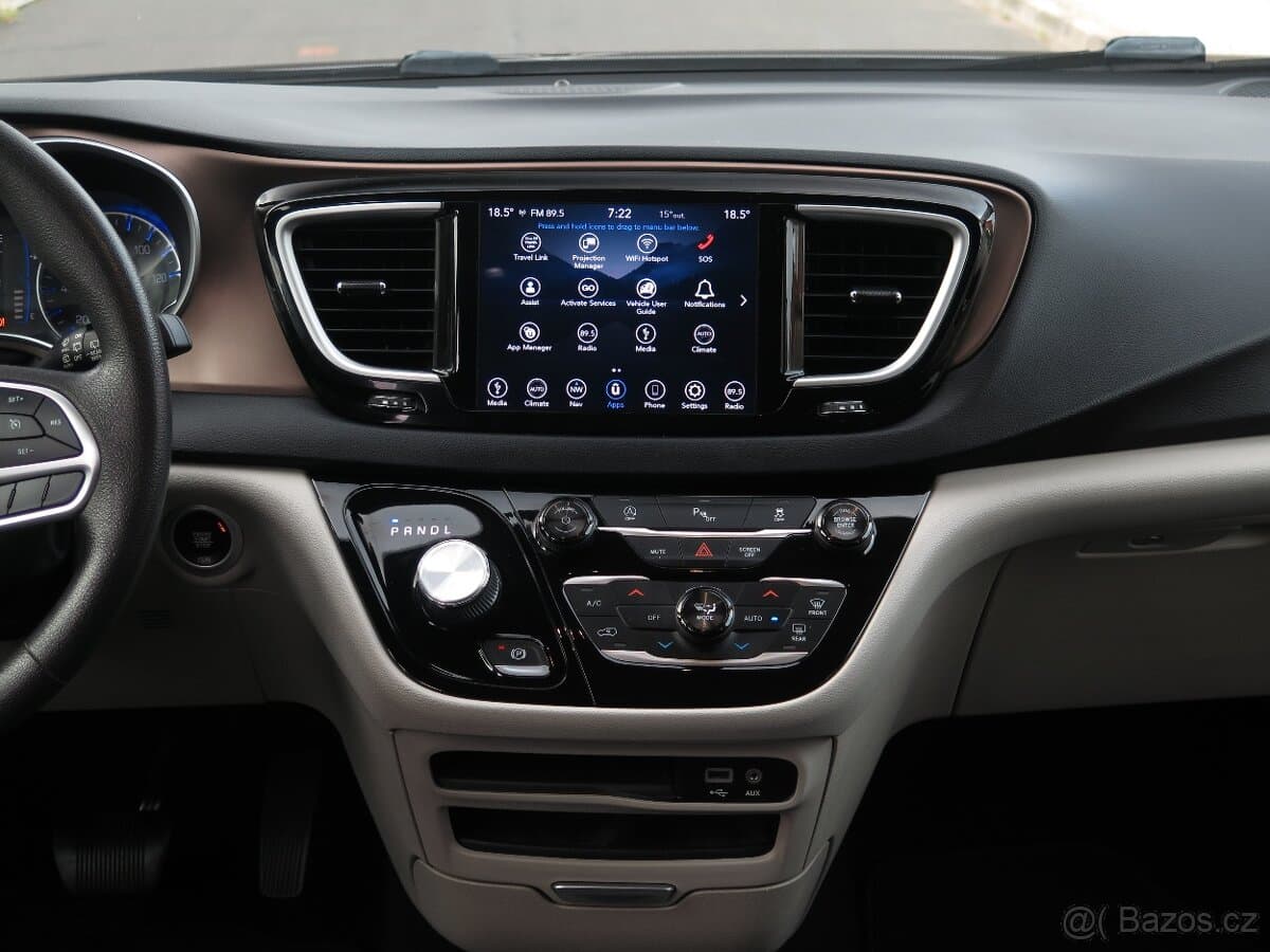 2018 Chrysler PACIFICA - 11
