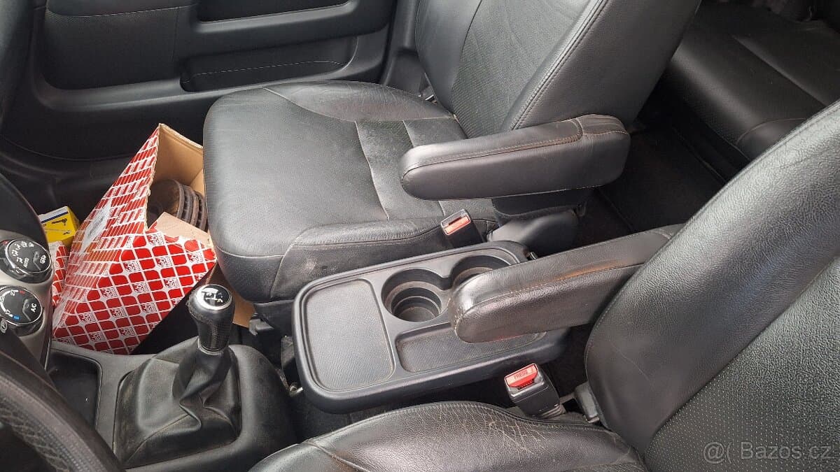 2005 Honda CR-V - 11
