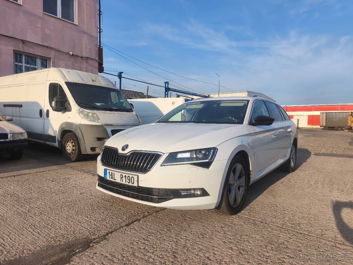 2019 Škoda SUPERB - 11
